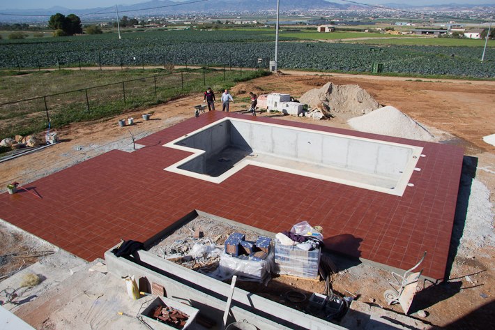 380371_563836563633366_314499891_n