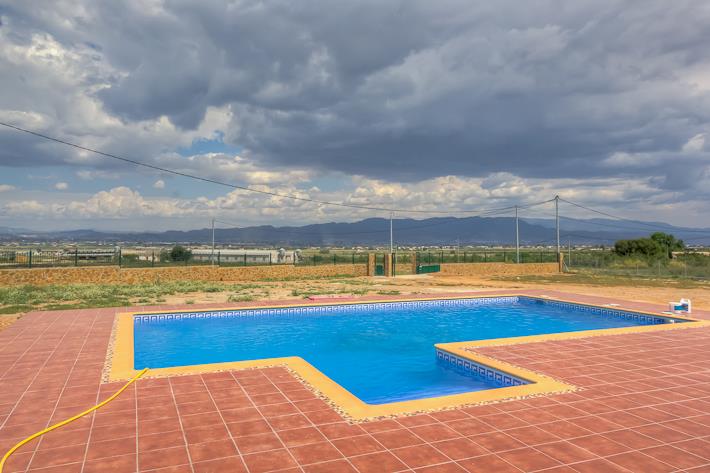 260436_644260985590923_1181138780_n