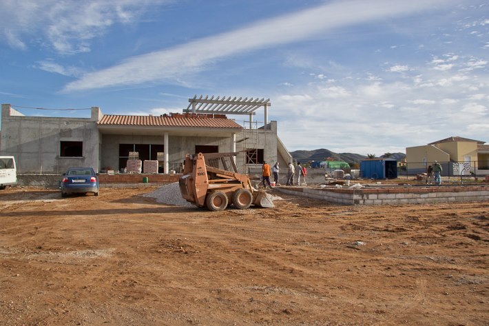 270593_544106595606363_1395356931_n